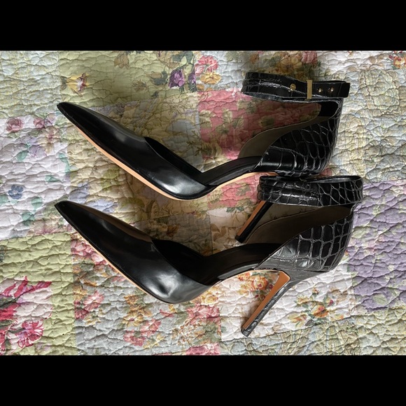 Rachel Roy textured heels - Picture 3 of 8